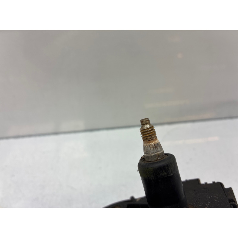 Mot. essuie glace arrière gauche MERCEDES VITO 639 Photo n°2