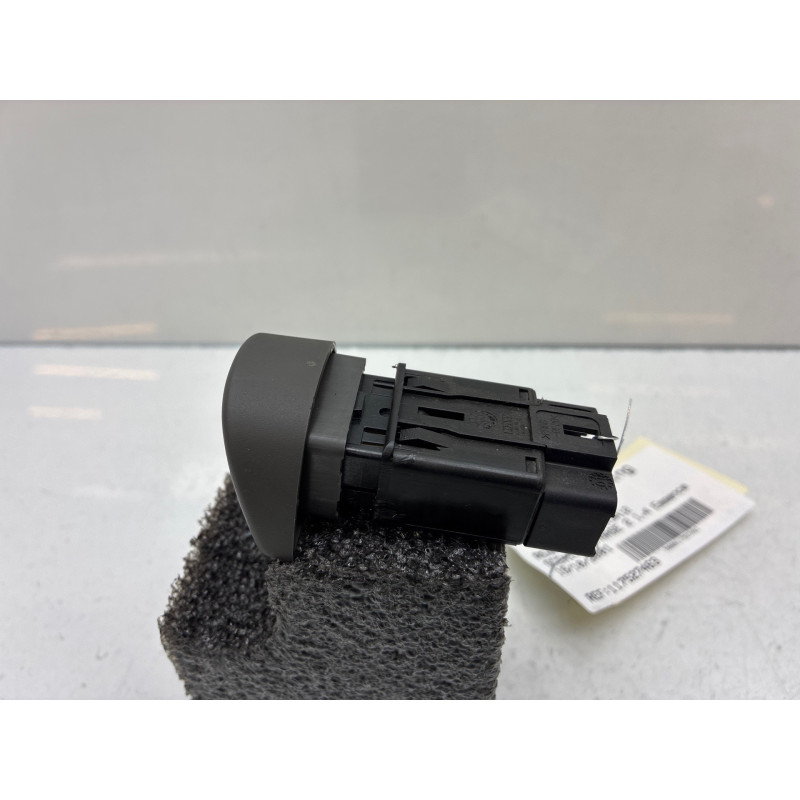 Bouton de warning RENAULT SCENIC 1 Photo n°4