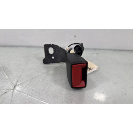 Attache ceinture arriere gauche PEUGEOT 308 2 Photo n°1