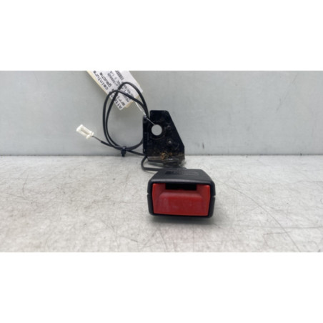 Attache ceinture arriere gauche PEUGEOT 3008 1 Photo n°1