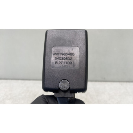 Attache ceinture arriere gauche PEUGEOT 3008 1