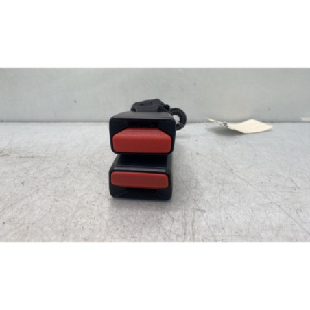 Attache ceinture arriere droit PEUGEOT 208 1 Photo n°1