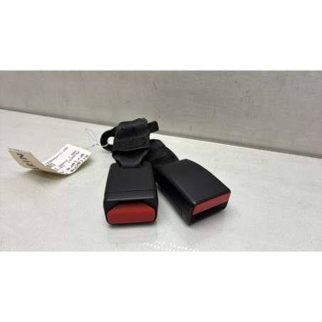 Attache ceinture arriere droit PEUGEOT 208 1 Photo n°1