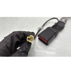 Attache ceinture arriere gauche SUZUKI BALENO 2