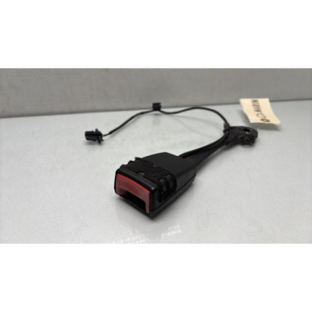 Attache ceinture avant gauche AUDI A4 3 Photo n°1