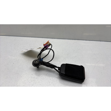 Attache ceinture arriere gauche OPEL MERIVA B Photo n°1