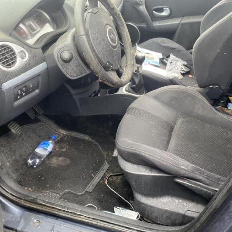 Boitier filtre a air RENAULT CLIO 3 Photo n°16