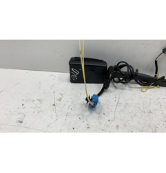 Attache ceinture avant droit VOLKSWAGEN PASSAT 6 Photo n°1