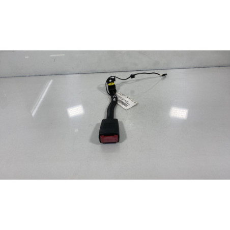 Attache ceinture avant droit VOLKSWAGEN GOLF PLUS Photo n°1