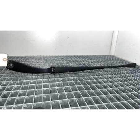 Bras essuie glace avant gauche MERCEDES CLASSE B 246