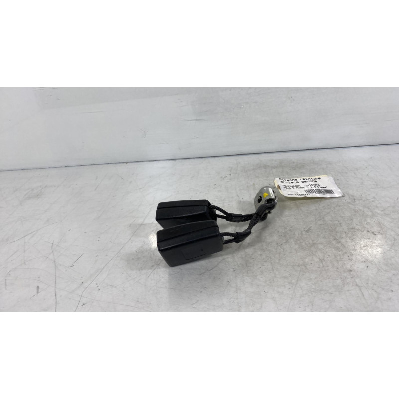 Attache ceinture arriere gauche VOLKSWAGEN POLO 5 Photo n°2
