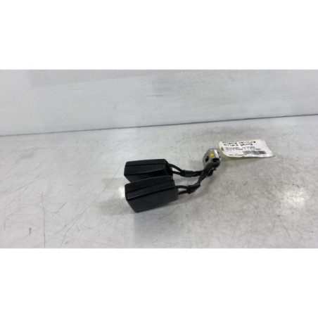 Attache ceinture arriere gauche VOLKSWAGEN POLO 5