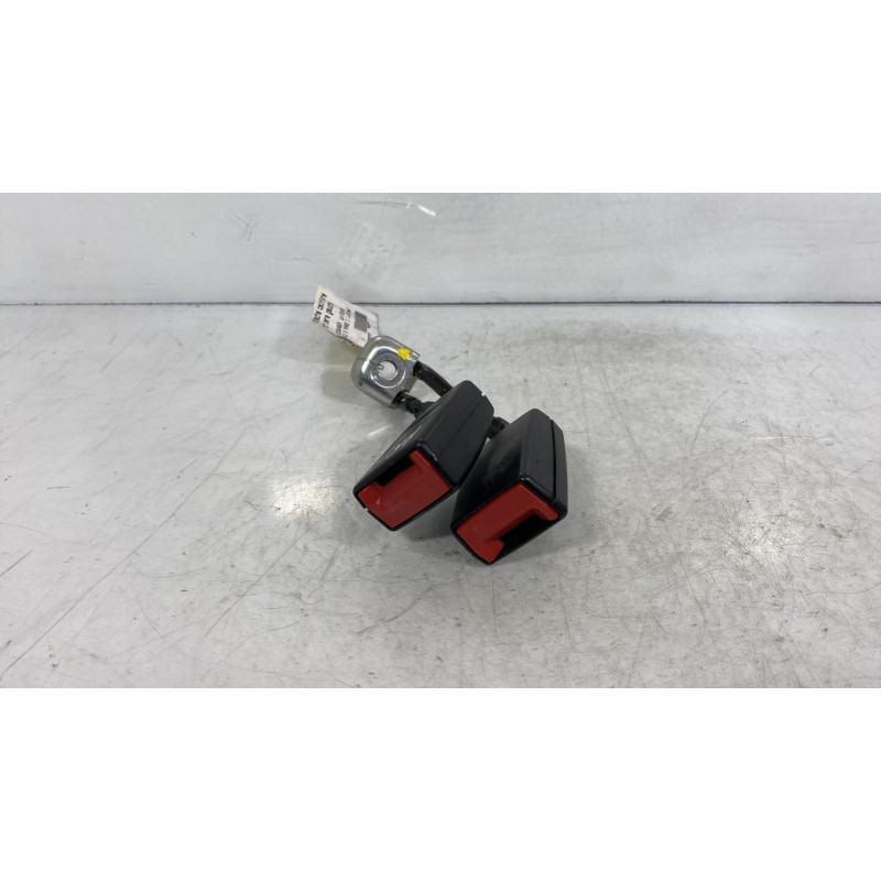 Attache ceinture arriere gauche VOLKSWAGEN POLO 5 Photo n°3