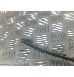 Bras essuie glace avant droit TOYOTA YARIS 1