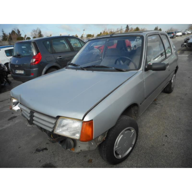 Custode arriere droit PEUGEOT 205 Photo n°5