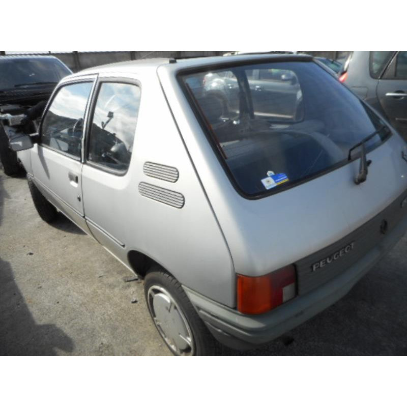 Custode arriere droit PEUGEOT 205 Photo n°8