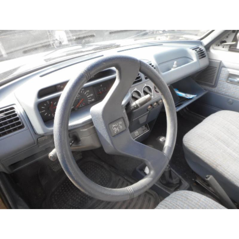 Custode arriere droit PEUGEOT 205 Photo n°9