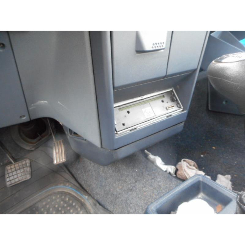 Custode arriere droit PEUGEOT 205 Photo n°10