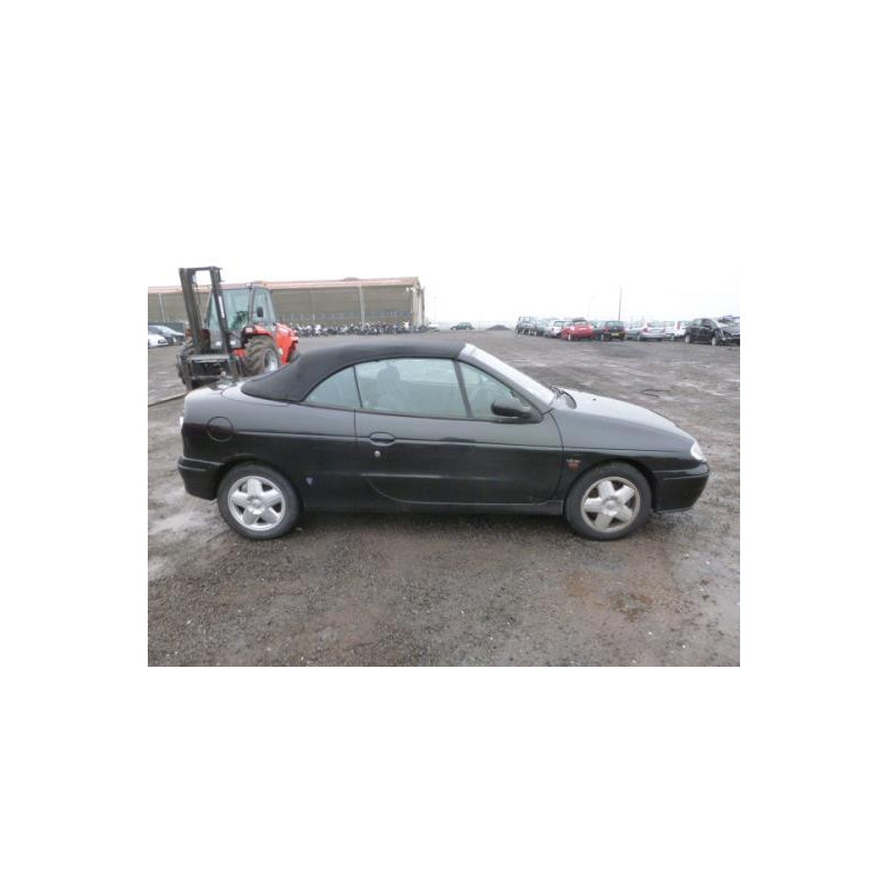 Custode arriere droit RENAULT MEGANE 1 Photo n°22