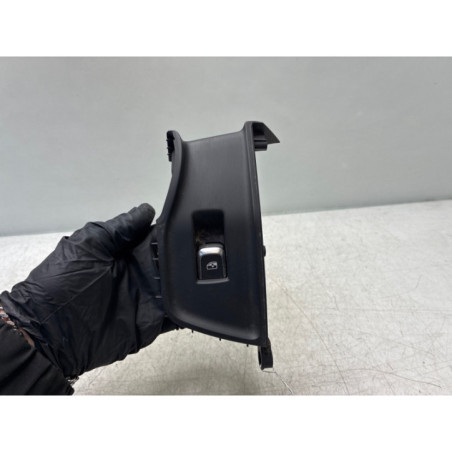 Interrupteur de leve vitre arriere droit AUDI Q2 Photo n°1