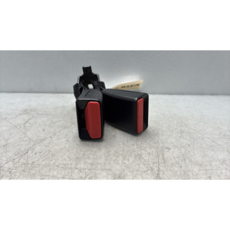 Attache ceinture arriere droit PEUGEOT 208 1 Photo n°1