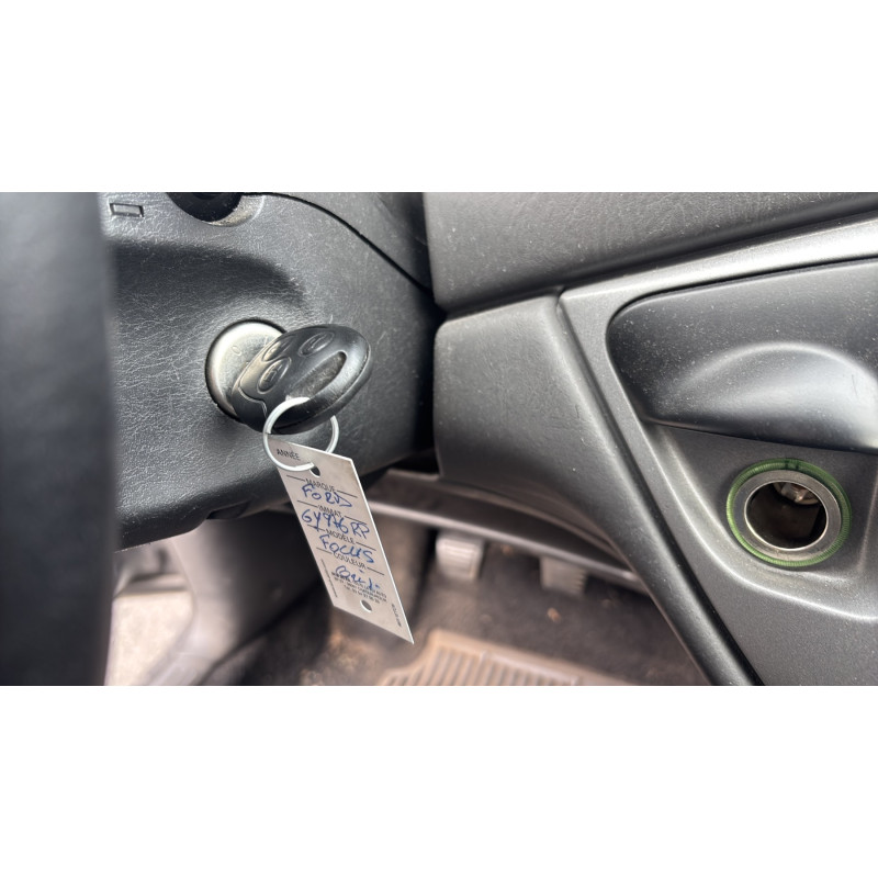 Feu arriere principal droit (feux) FORD FOCUS 1 Photo n°20