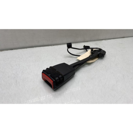 Attache ceinture avant gauche AUDI A4 3 Photo n°1