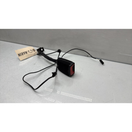 Attache ceinture avant gauche VOLKSWAGEN PASSAT 6 Photo n°1
