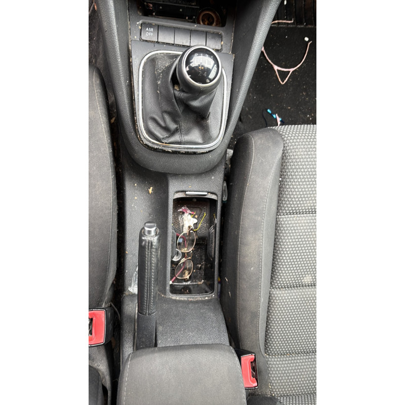 Feu arriere secondaire droit (feux) VOLKSWAGEN GOLF 6 Photo n°18