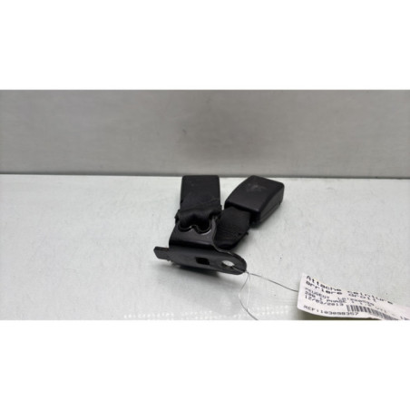 Attache ceinture arriere droit PEUGEOT 208 1