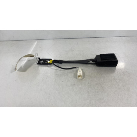Attache ceinture avant droit PEUGEOT 5008 1