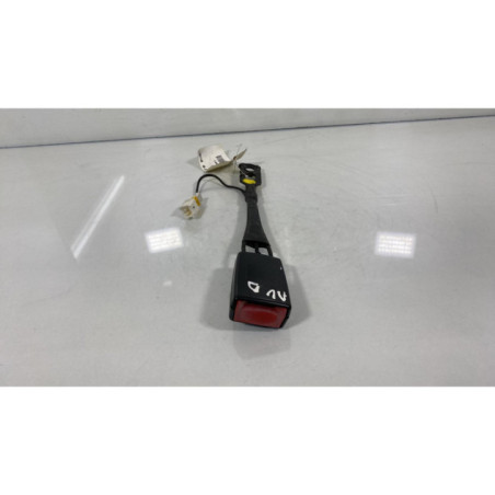 Attache ceinture avant droit PEUGEOT 3008 1
