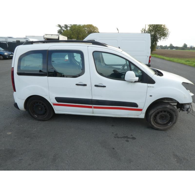 Attache ceinture avant gauche PEUGEOT PARTNER 2 Photo n°14