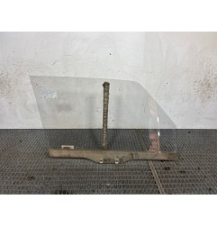Vitre avant gauche MITSUBISHI PAJERO 2