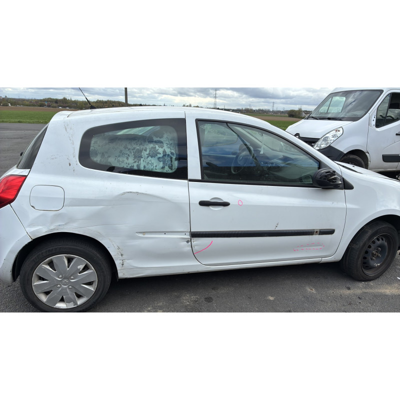 Custode arriere droit RENAULT CLIO 3 Photo n°9