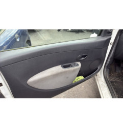 Custode arriere droit RENAULT CLIO 3
