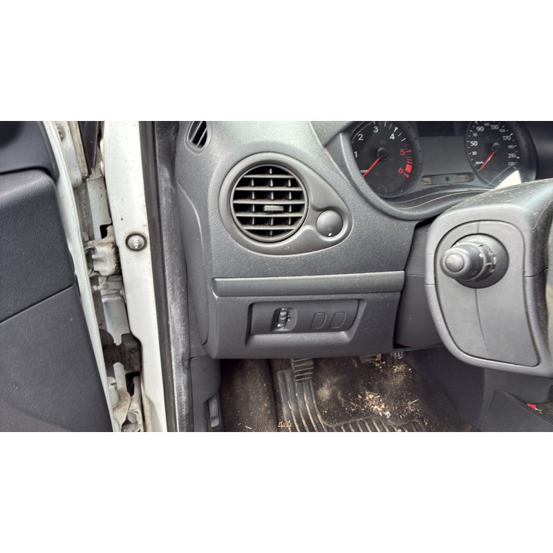 Custode arriere droit RENAULT CLIO 3 Photo n°17