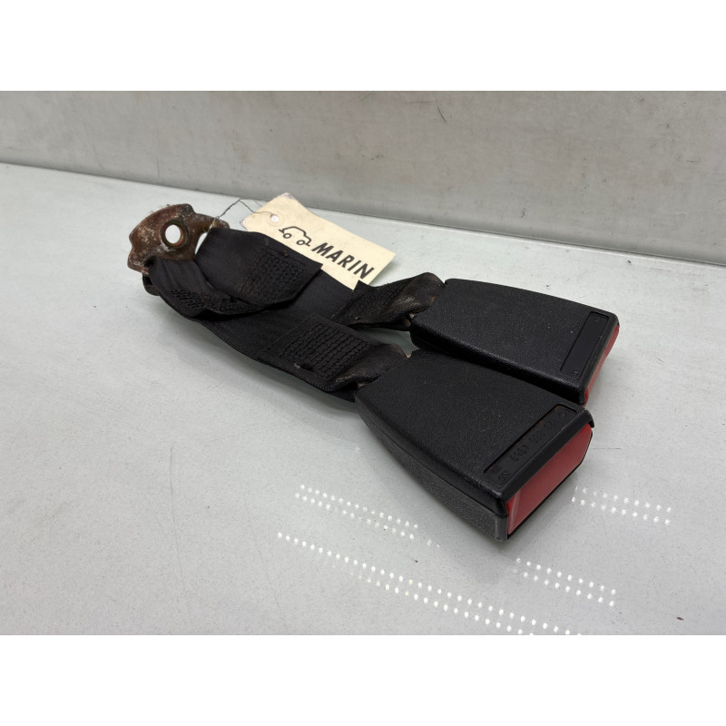Attache ceinture arriere gauche MERCEDES 200 W123 Photo n°3