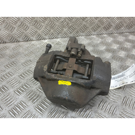 Etrier avant droit (freinage) MERCEDES 200 W123 Photo n°1