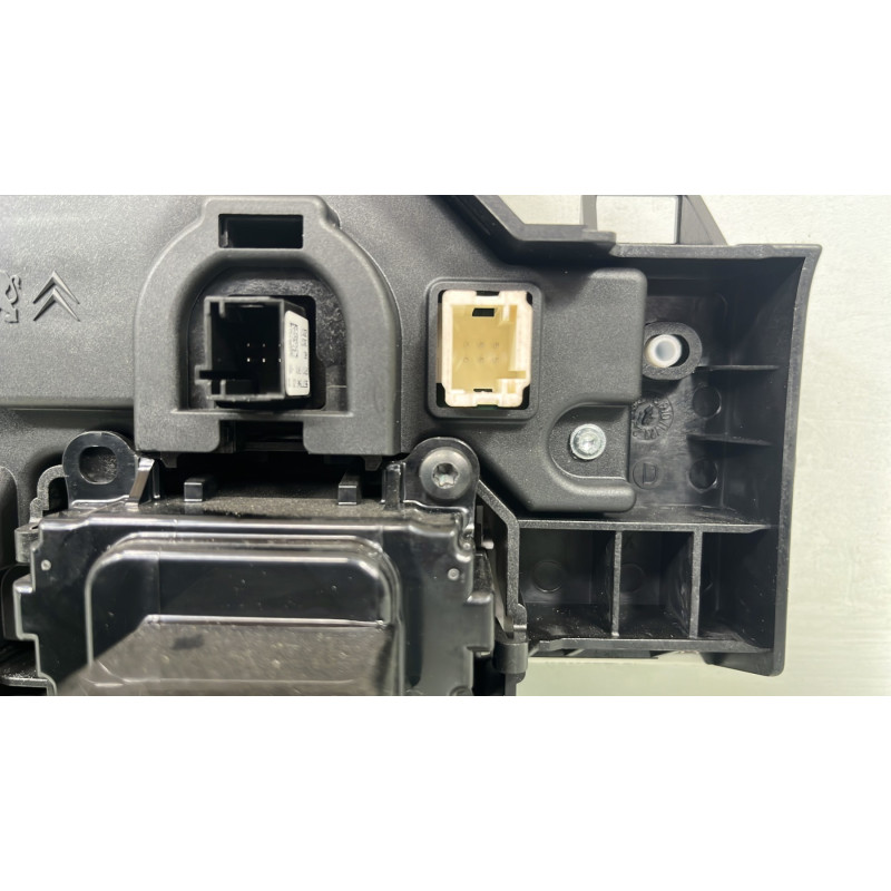 Ecran GPS CITROEN C4 PICASSO 2 Photo n°4