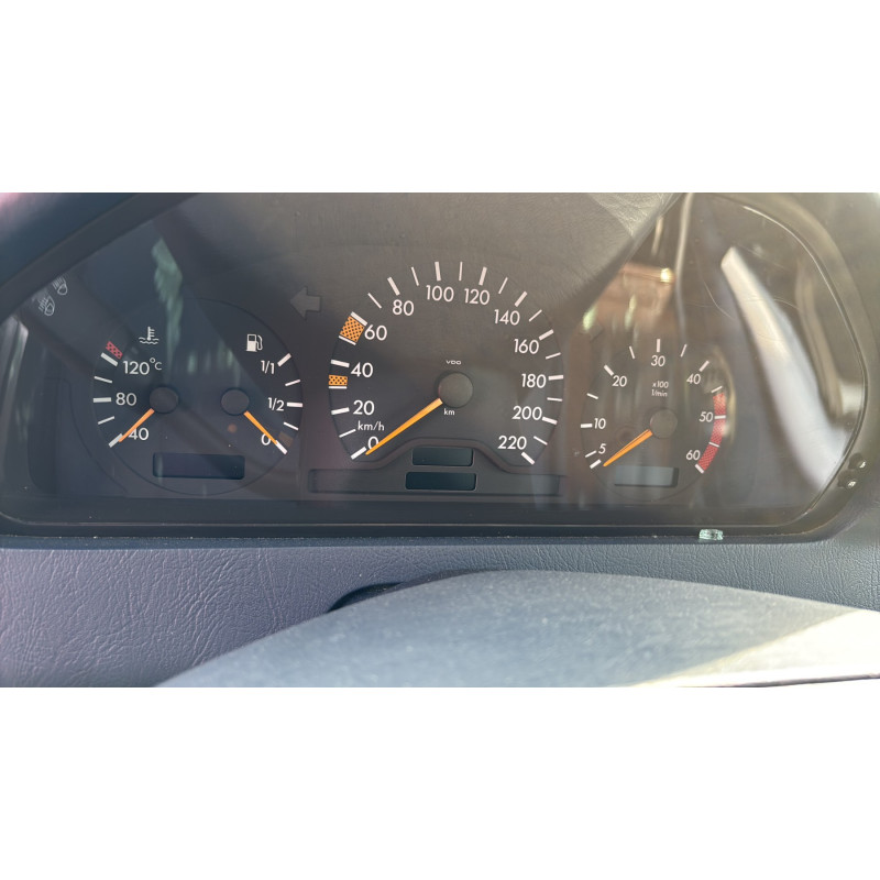 Vitre arriere droit MERCEDES CLASSE C 202 Photo n°19