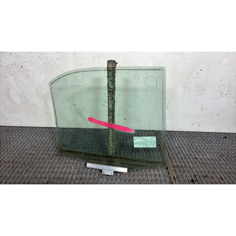 Vitre arriere gauche MERCEDES CLASSE C 202 Photo n°4