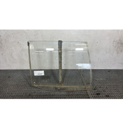 Vitre arriere droit PEUGEOT 405 Photo n°1