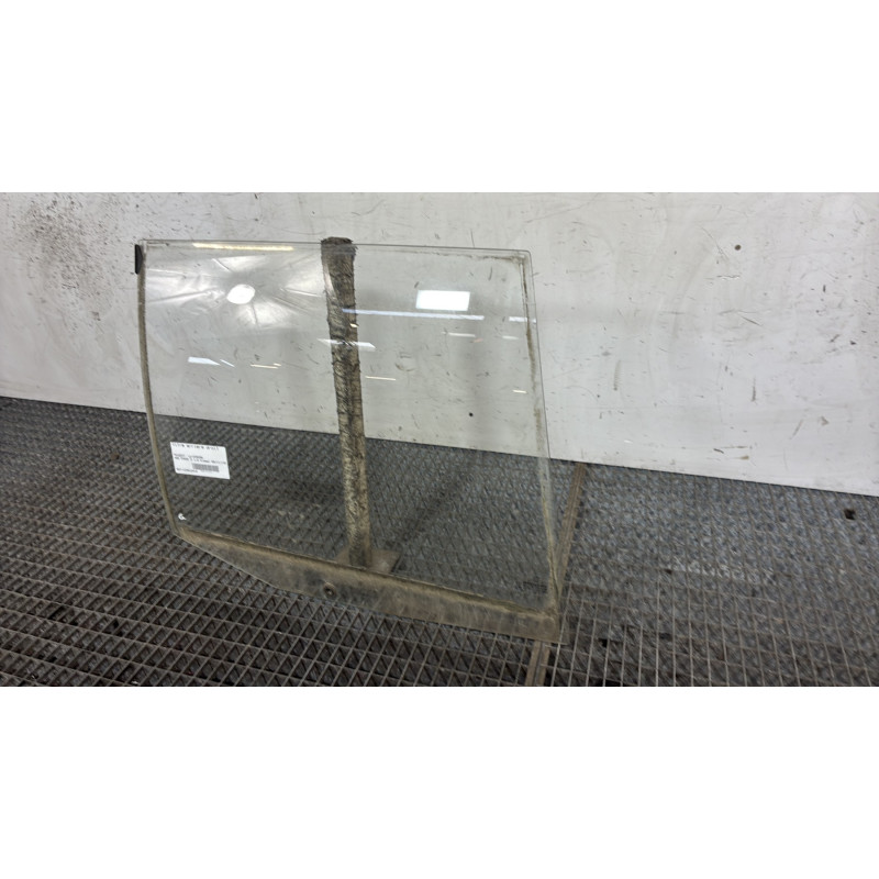 Vitre arriere droit PEUGEOT 405 Photo n°3