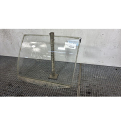 Vitre arriere gauche PEUGEOT 405