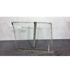 Vitre arriere gauche PEUGEOT 405