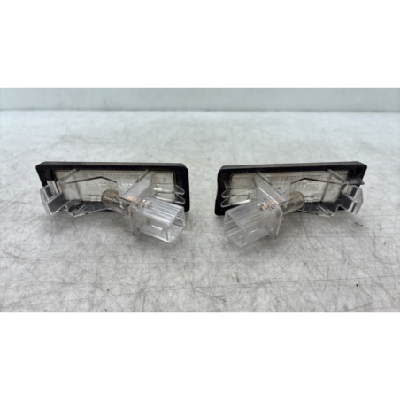 Eclairage de plaque RENAULT CAPTUR 1