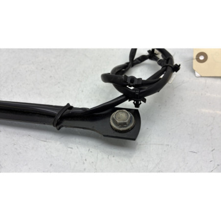 Attache ceinture avant gauche NISSAN JUKE 1