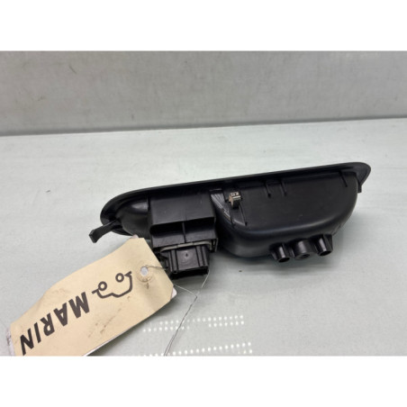 Interrupteur de leve vitre avant droit RENAULT CLIO 3