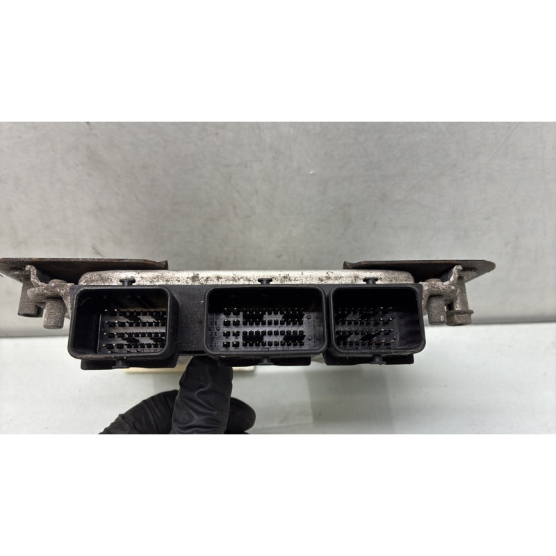 Calculateur moteur PEUGEOT 307 Photo n°4